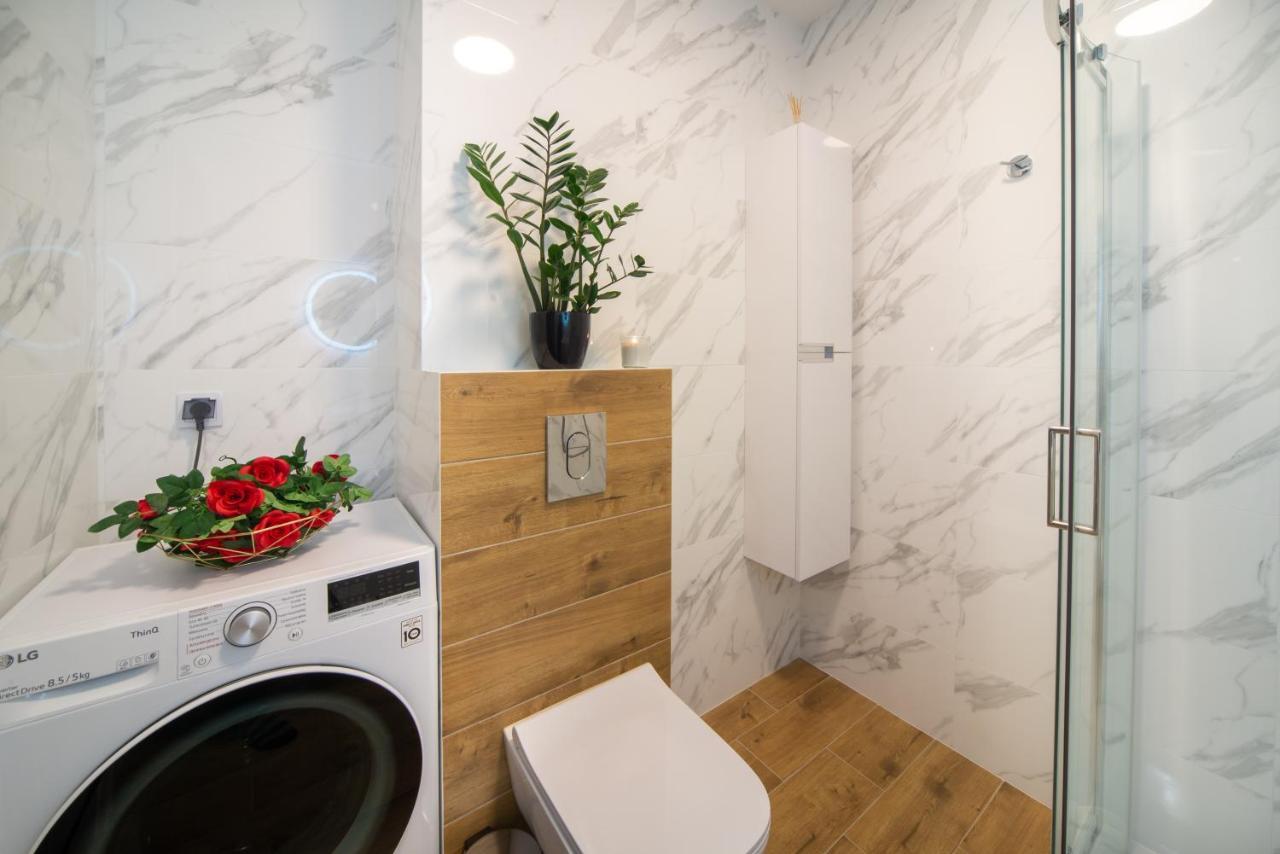 Maya'S Flats & Resorts 49 - Spacious 3 Rooms Apartment In Szafarnia גדנסק מראה חיצוני תמונה